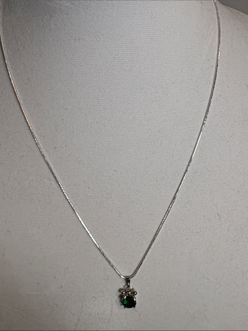 Elegant Silver Necklace and Silver Ring with Green Gem Pendant